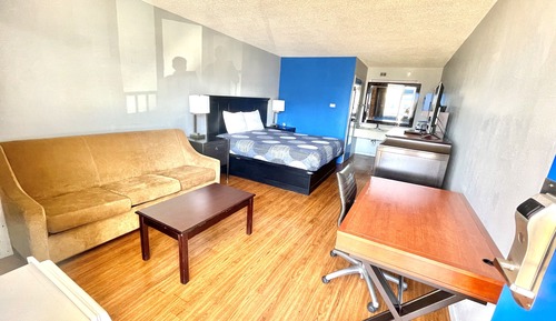 Standard Room, 1 King Bed, Non Smoking