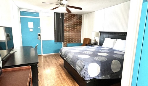 Room, 1 King Bed, Accessible, Non Smoking
