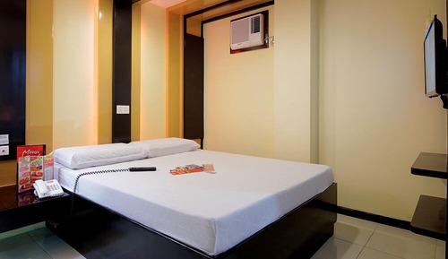 Deluxe Room, 1 Queen Bed