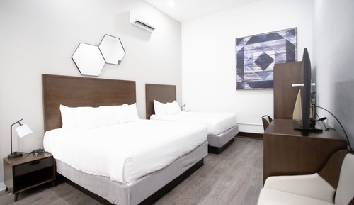 Deluxe Room, Multiple Beds, Non Smoking