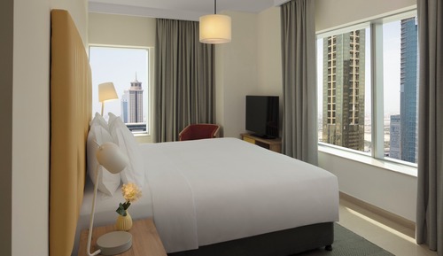 Suite, 3 Bedrooms, Balcony