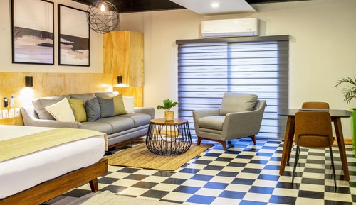 Deluxe Suite