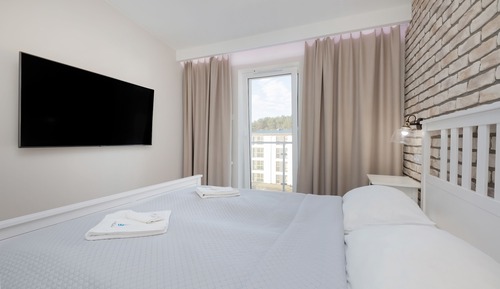 Apartment, 2 Bedrooms, Balcony, Beachside