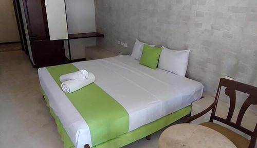 Premium Studio Suite, 1 King Bed, Kitchen