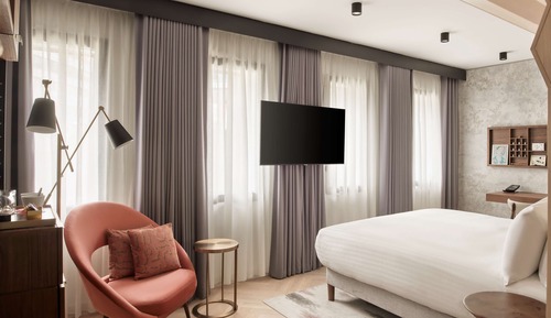 Junior Suite, 1 King Bed, Accessible