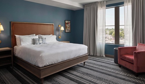Standard Room, 1 King Bed