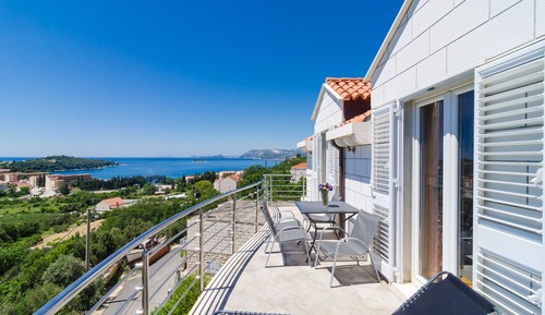 Apartment (Two Bedroom Apartment with Balcony)
