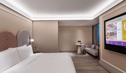 Deluxe Room, 1 King Bed