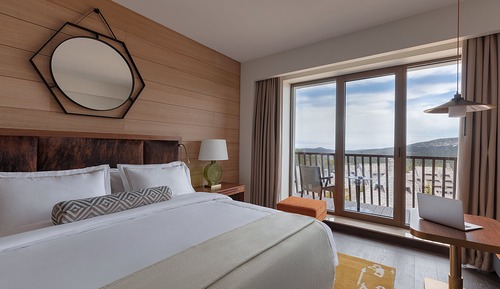 Suite (KARAMAN)