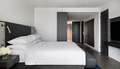 Club Room, 1 King Bed, Non Smoking