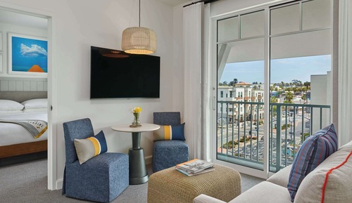 Family Room, 1 King Bed with Sofa bed (Cityscape)