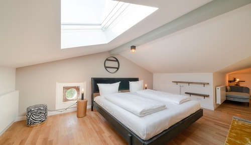 Deluxe Apartment