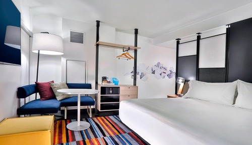 Deluxe Room, 1 King Bed (Mobility/Hearing Access, Roll-In Shwr)
