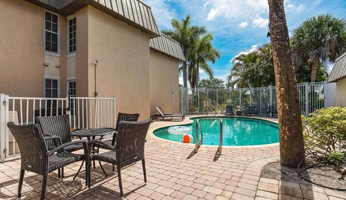 Condo (Minorga Sand Dollar on the Key)