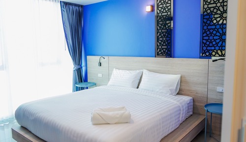 Standard King Bed