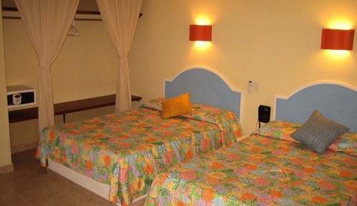 Standard Room, 2 Double Beds