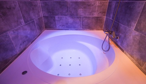 Room (VIP (bathtub))