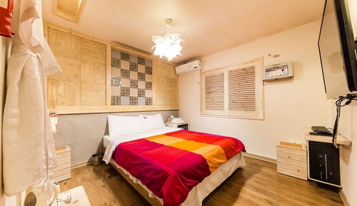 Room (Single room (per person))