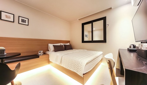 Room (Deluxe)