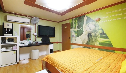 Room (VIP room)
