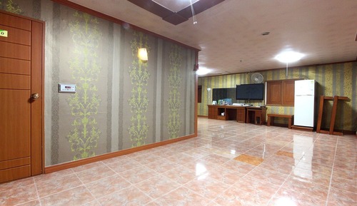 Room (Ondol (group))