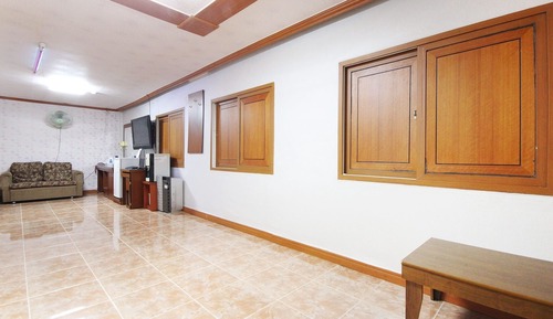 Room (Twin - group)