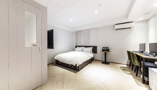 Room (Suite room (2PC))
