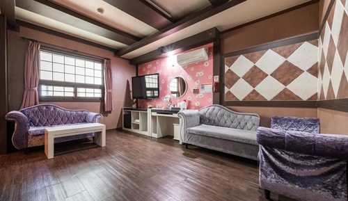 Room (Large Room (Bed + Ondol))