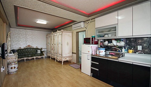 Room (WHO2)