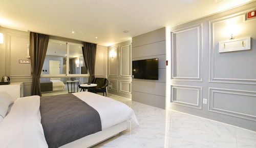 Room (Standard (5F))