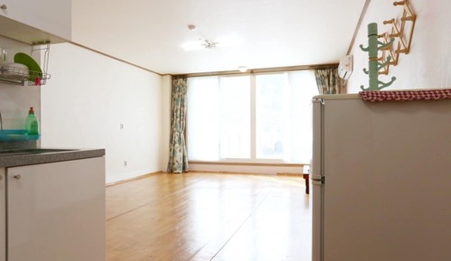 Room (Maple 1)