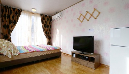 Room (Cherry 3)