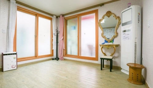 Room (Lavender 1F)