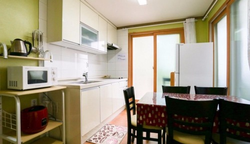 Room (Apple Mint 1F)