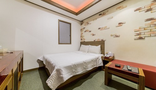 Room (Standard Room A)