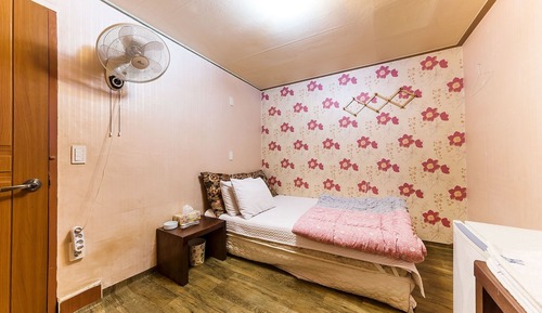 Room (Standard Room)