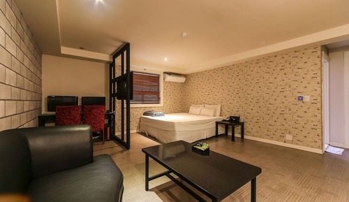 Room (Special Room)