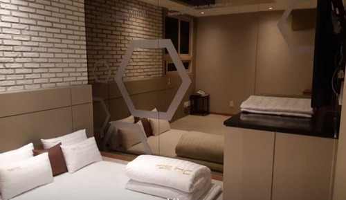 Room (Ondol (Netflix Bike Parking))