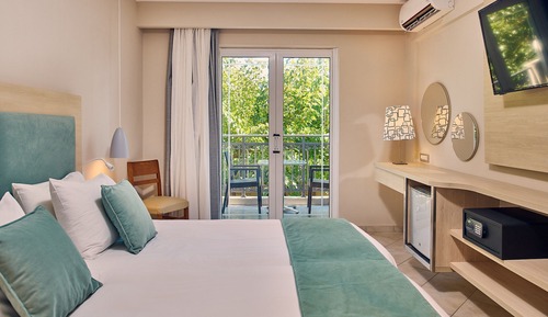 Upper Floor Room with Garden View