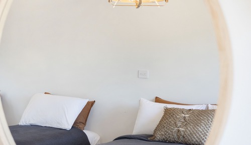 Family 1 Room (Sleeps 4) - 1 Queen + 2 Singles - Ocean View