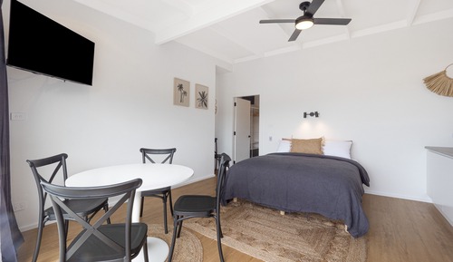 Family 2 Rooms (Sleeps 5) - 1 Queen + 1 Double Bunk Bed - Ocean View