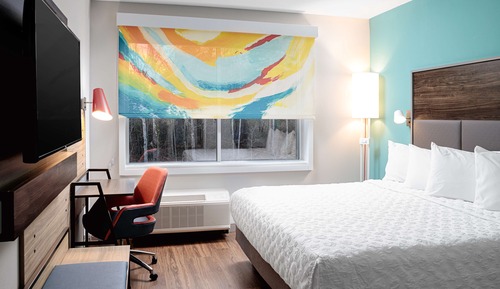 Room, 1 King Bed, Accessible (Hearing)