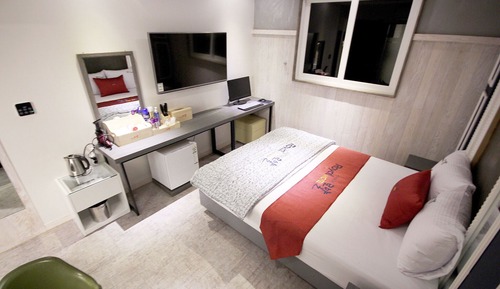 Room (Standard Room (Netflix available in a)