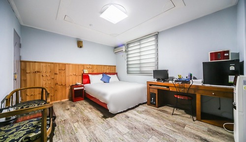 Room (Suite room (massage bed))