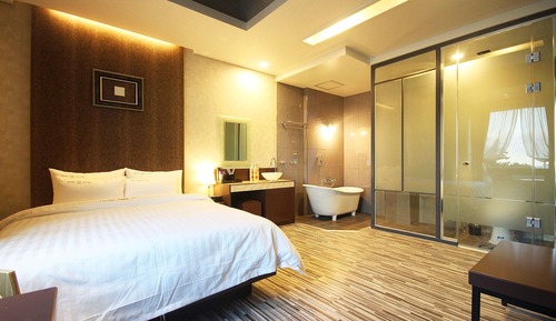 Room (DELUXE)