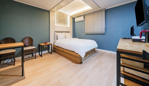 Room (Semi-private room - Early check-in (N)