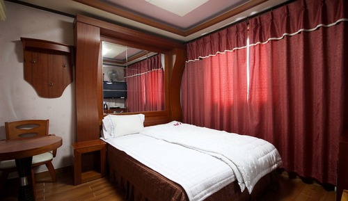 Room (Special Room)