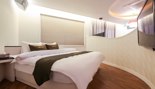 Room (VIP Double (no karaoke))