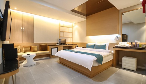 Room (Suite room B (Massage Chair))