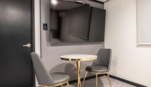 Room (Gaming room (OTT viewing available (N)
